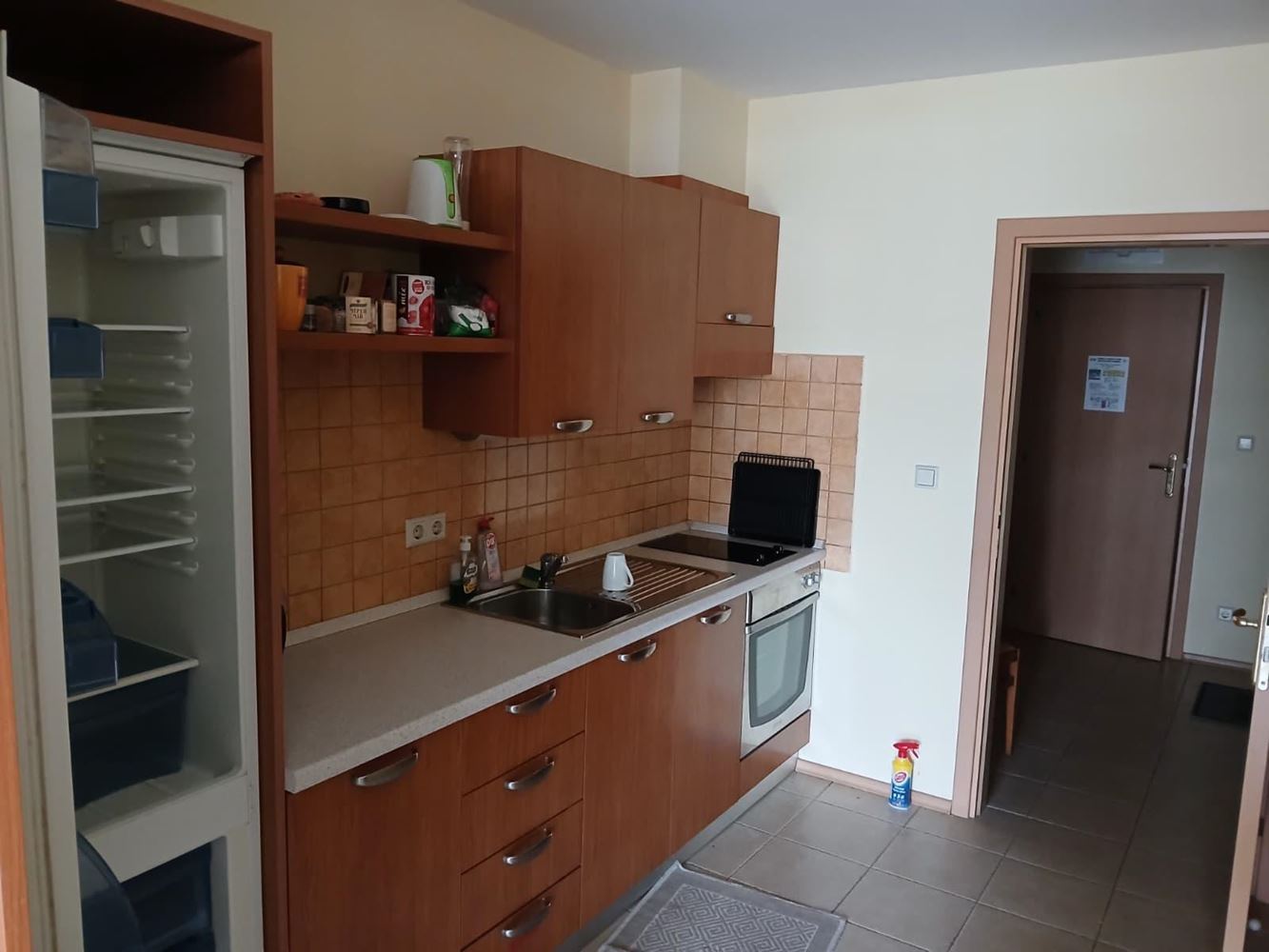 Atraktivní apartmán s jednou ložnicí přímo u moře v Pomorie – pohodlí, bazény a wellness