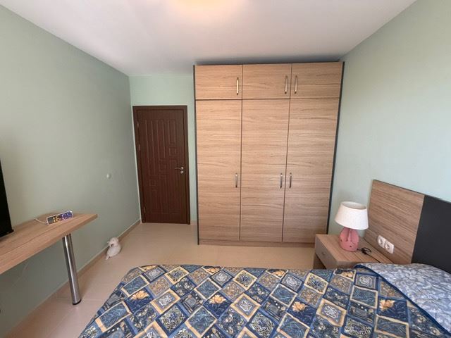 Prostorný apartmán se 2 ložnicemi v první linii u moře s čelním panoramatickým výhledem na moře
