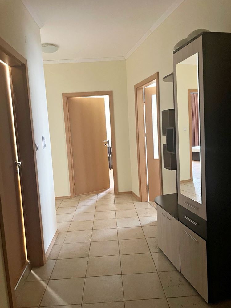 Prostorný panoramatický apartmán se dvěma ložnicemi ve Slunečném pobřeží