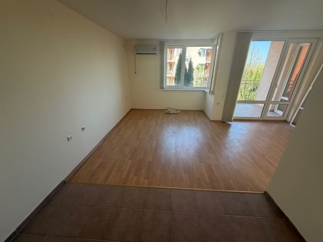  Prostorný byt s jednou ložnicí v zelené oáze ve Slunečném pobřeží – ideální pro dovolenou i investici