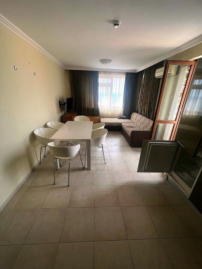 Prostorný čtyřpokojový apartmán s jedinečným panoramatickým výhledem na celý záliv ve Sveti Vlas