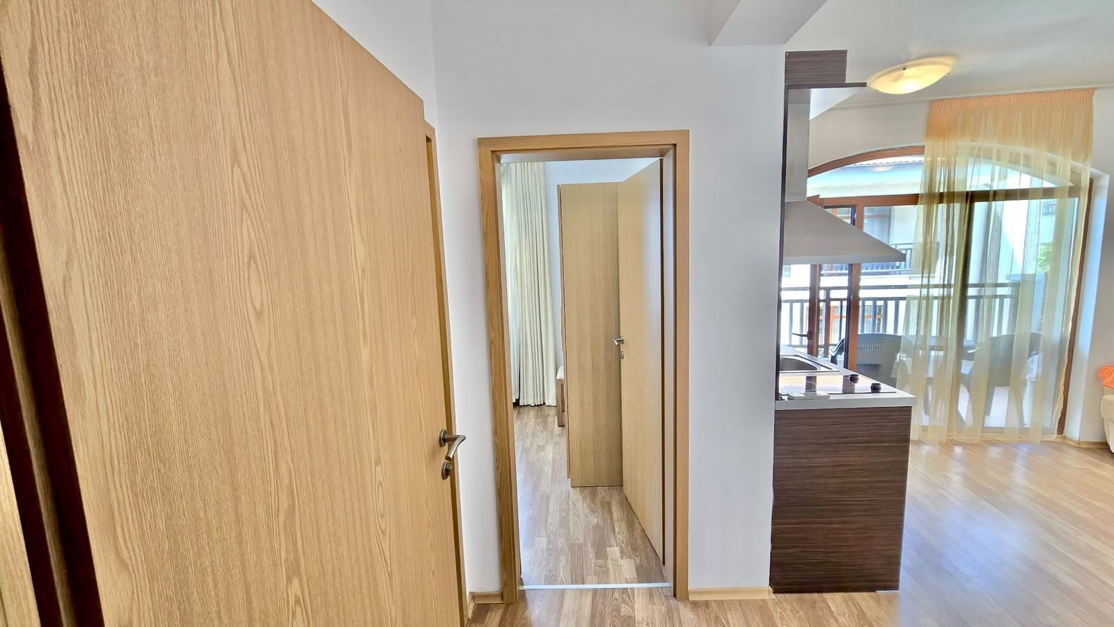 Atraktivní apartmán s jednou ložnicí a výhledem na bazén v Aheloy