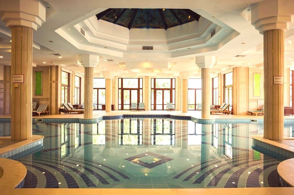 Dvoupokojový byt (s jednou ložnicí) v první linii u moře v Ravda – luxus, příroda a výhled na bazén