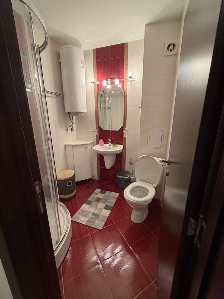 Útulný apartmán s jednou ložnicí v Ravdě v komplexu – připravený k bydlení