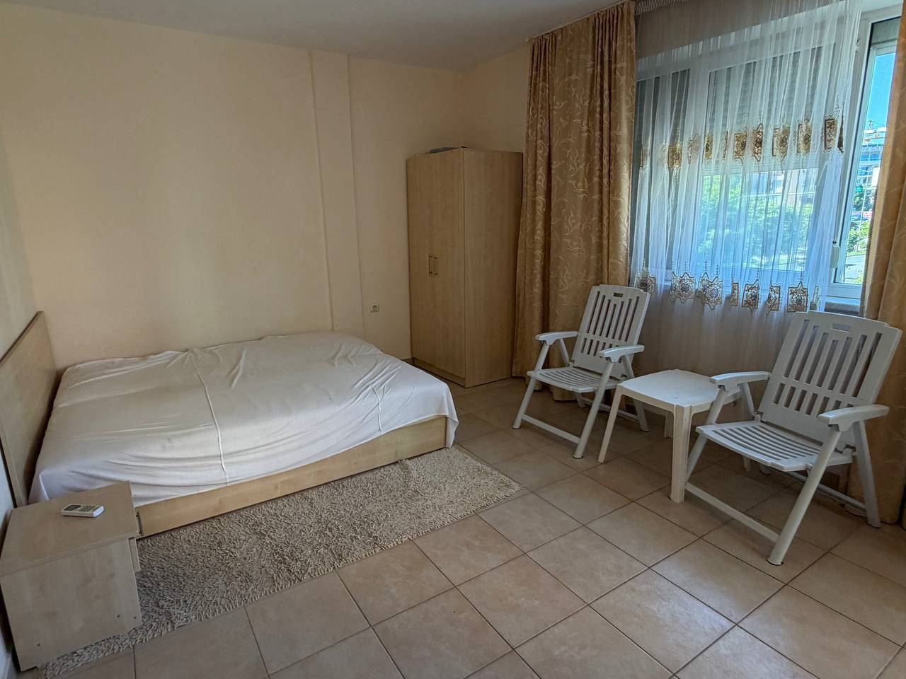 Prostorný apartmán se dvěma ložnicemi 200 m od pláže ve Slunečném pobřeží – s nízkým poplatkem za údržbu