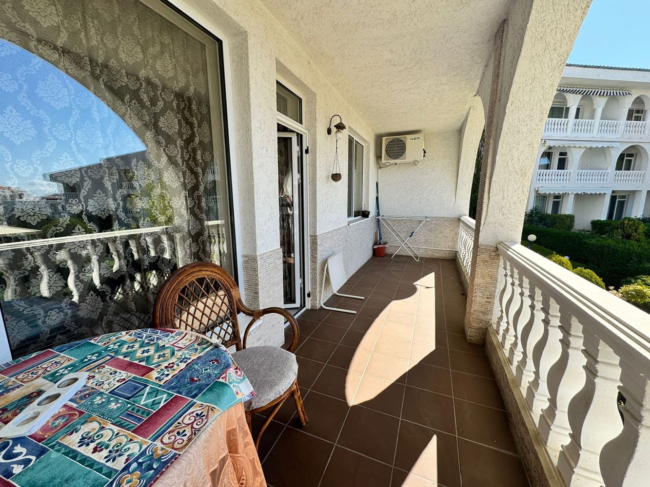 Stylový dvoupokojový apartmán v elitním komplexu v srdci Sveti Vlas