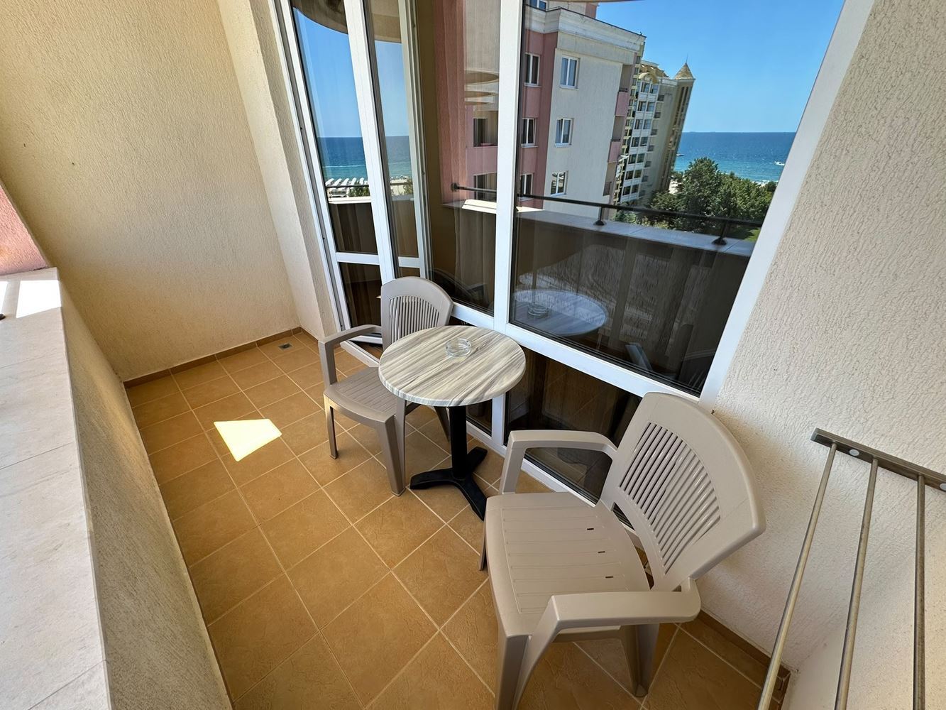 Apartmán s působivým panoramatickým výhledem na moře v první linii v Sunny Beach