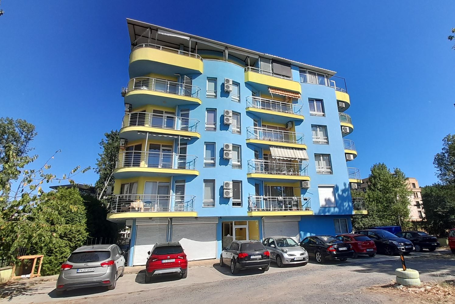Připravený k bydlení apartmán s jednou ložnicí a nízkým poplatkem za údržbu v Sunny Beach