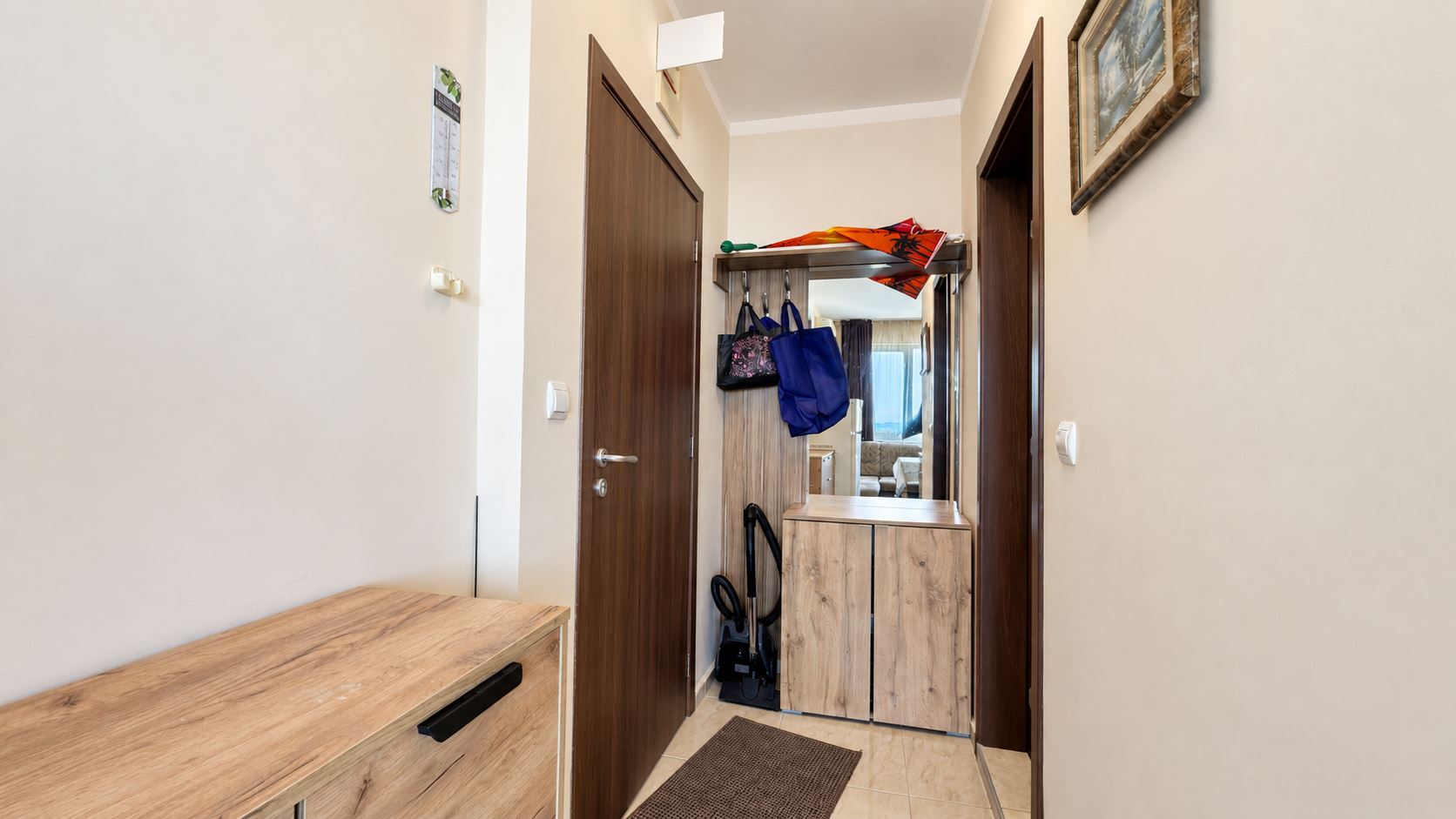 Útulný menší apartmán s jednou ložnicí v komplexu s bazénem a nepřetržitou ostrahou