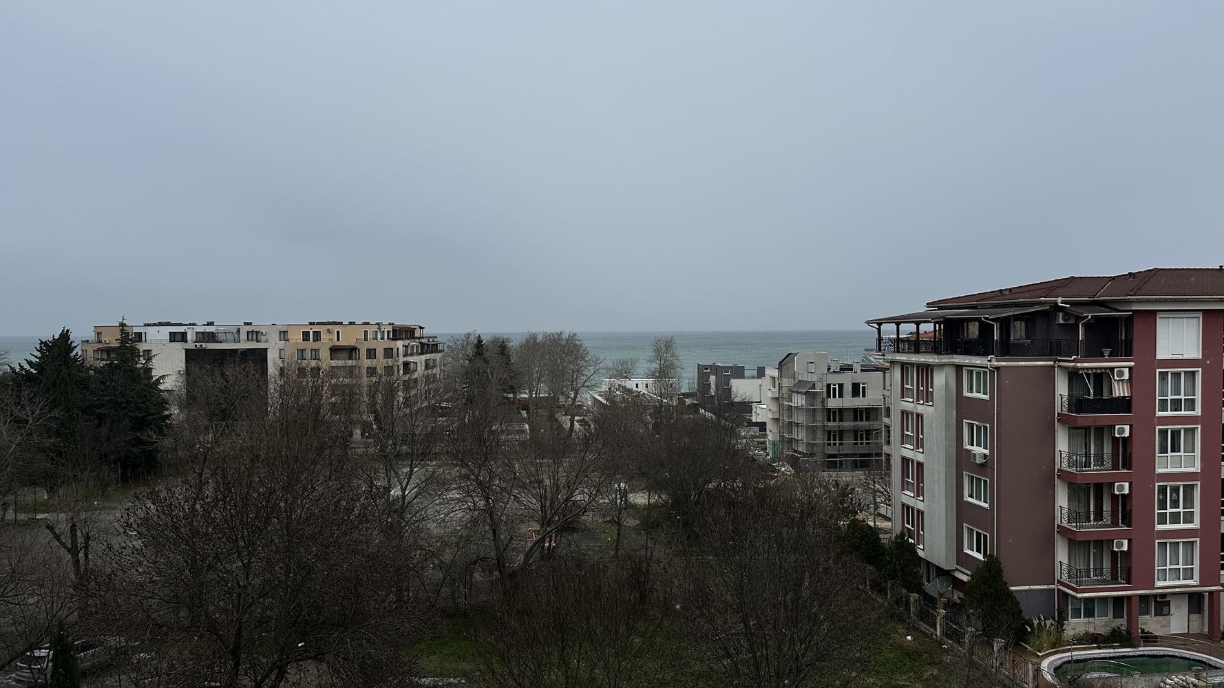 Prostorný apartmán se dvěma ložnicemi a panoramatickým výhledem na moře v Ravdě