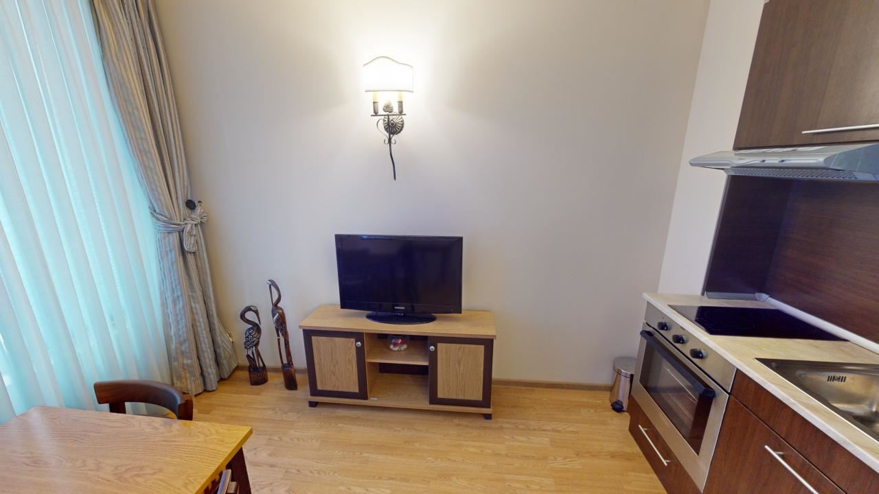 Panoramatický prostorný byt s jednou ložnicí na první linii moře v Elenite