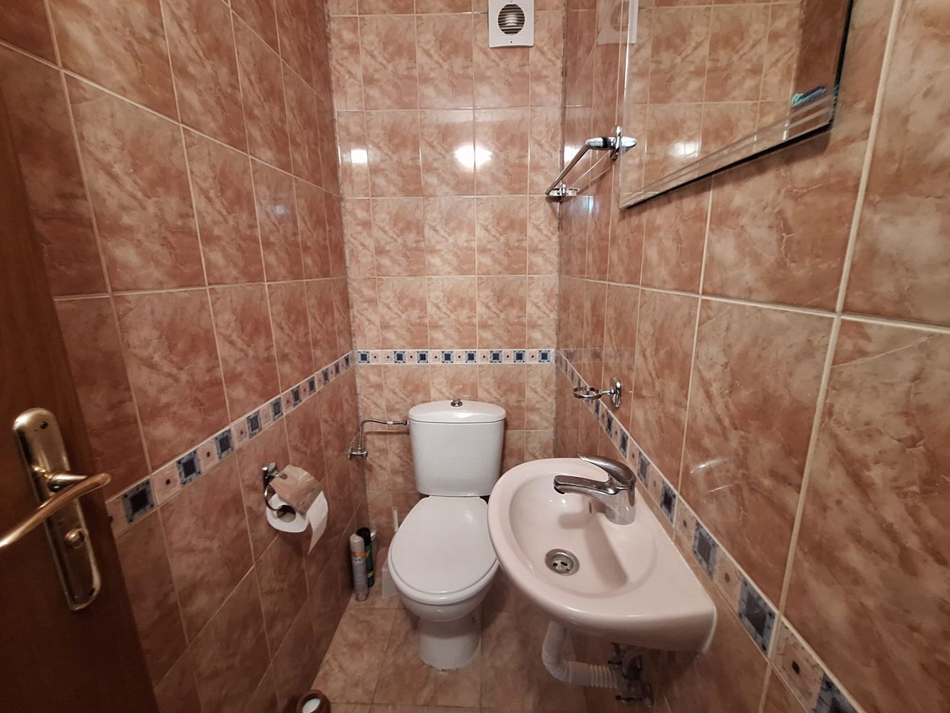 Prostorný a plně zařízený apartmán s jednou ložnicí v blízkosti pláže