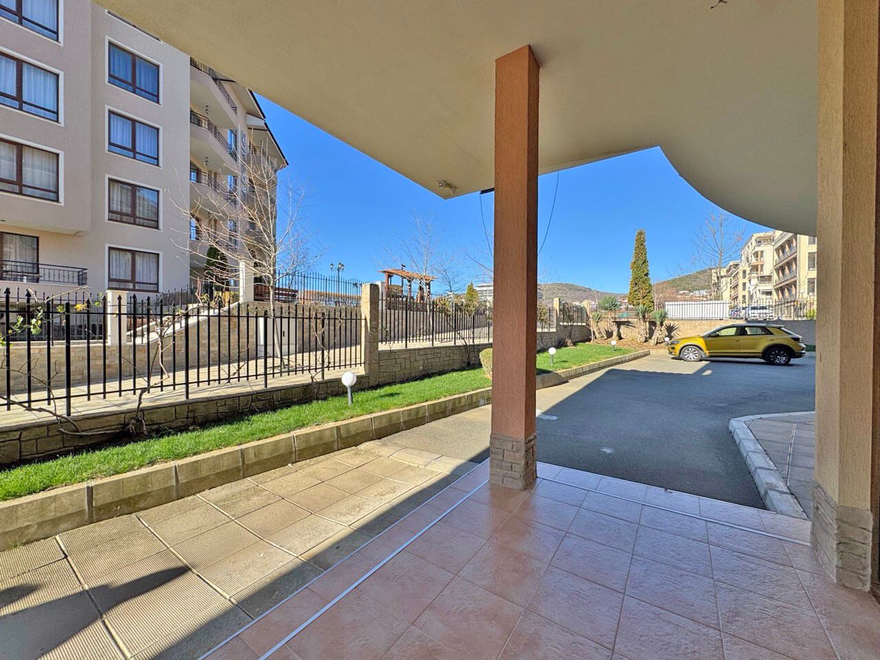 Jednopokojový apartmán ve Sveti Vlas – útulnost, komfort a plně zařízené bydlení v prestižním komplexu