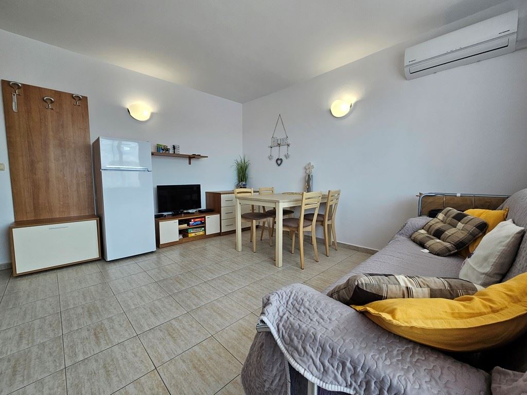 Exkluzivní 2pokojový apartmán s panoramatickým výhledem na bazén ve Slunečném pobřeží