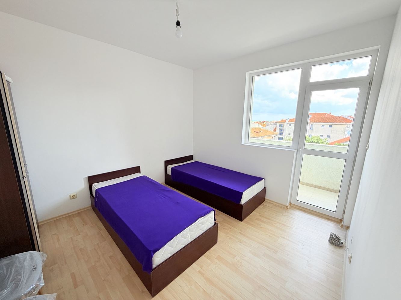 Apartmán se dvěma ložnicemi v Ravdě s výhledem na moře a bez poplatku za údržbu! 