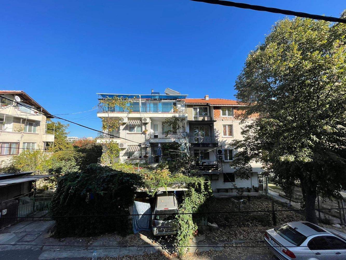 Zařízený apartmán s jednou ložnicí bez poplatku za údržbu v Sarafovu