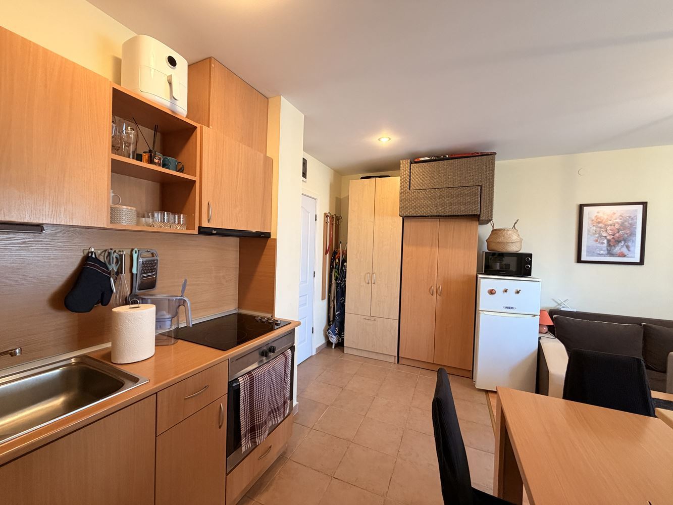 Útulný apartmán s jednou ložnicí v Slunečném pobřeží – krásný výhled na bazén a vynikající komplex pro odpočinek a investici