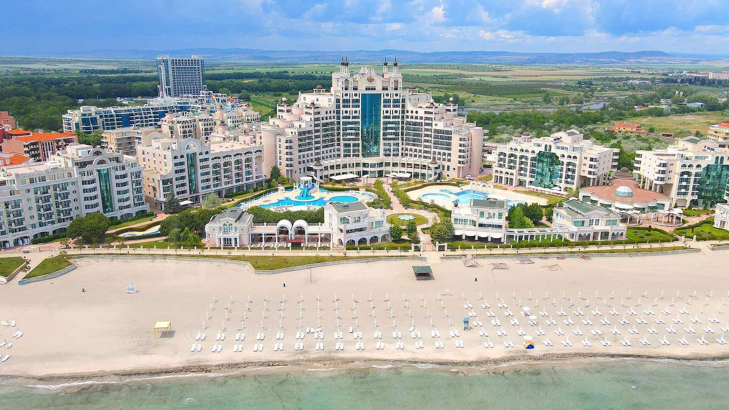 První linie v Pomorie – apartmán s jednou ložnicí v luxusním komplexu u Jižní pláže