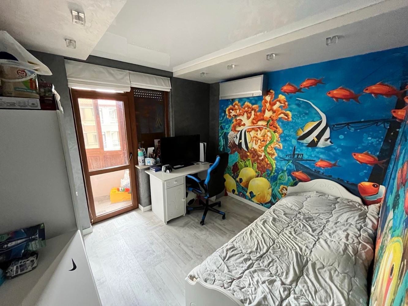 Luxusní apartmán se třemi terasami a vybavením vysoké třídy – výjimečný byt se dvěma ložnicemi v komplexu „Černé moře“, Nesebar