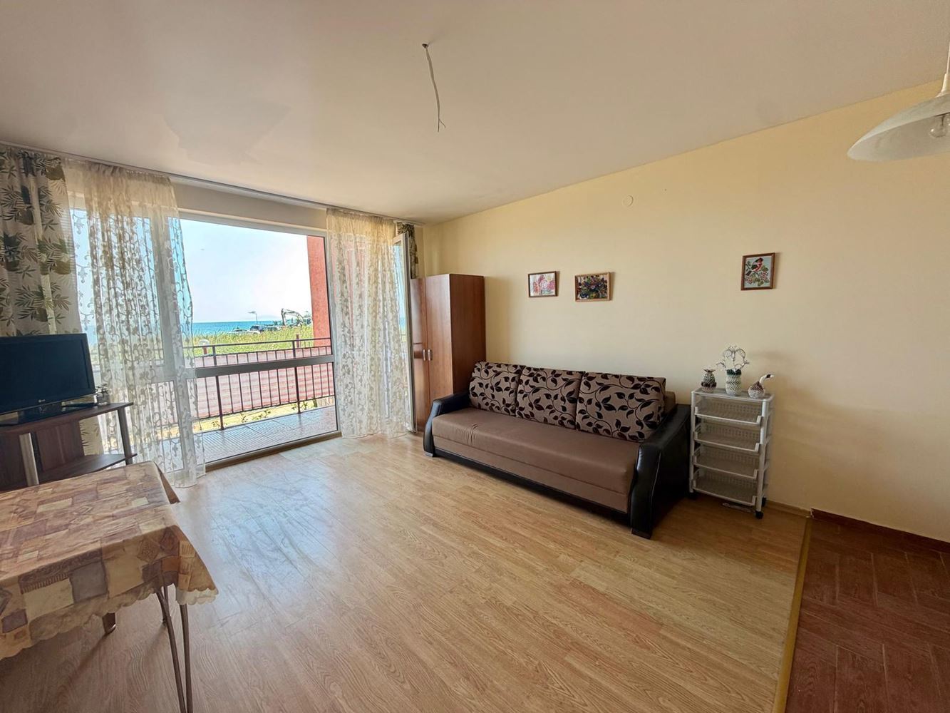 Zařízené studio s panoramatickým výhledem na moře v Ravdě, pouhých 50 metrů od moře