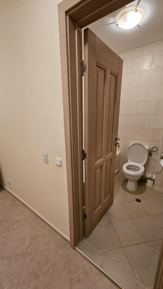 Prostorný apartmán se dvěma ložnicemi s vynikajícím potenciálem na Slunečném pobřeží – 110 m² komfortu a funkčnosti