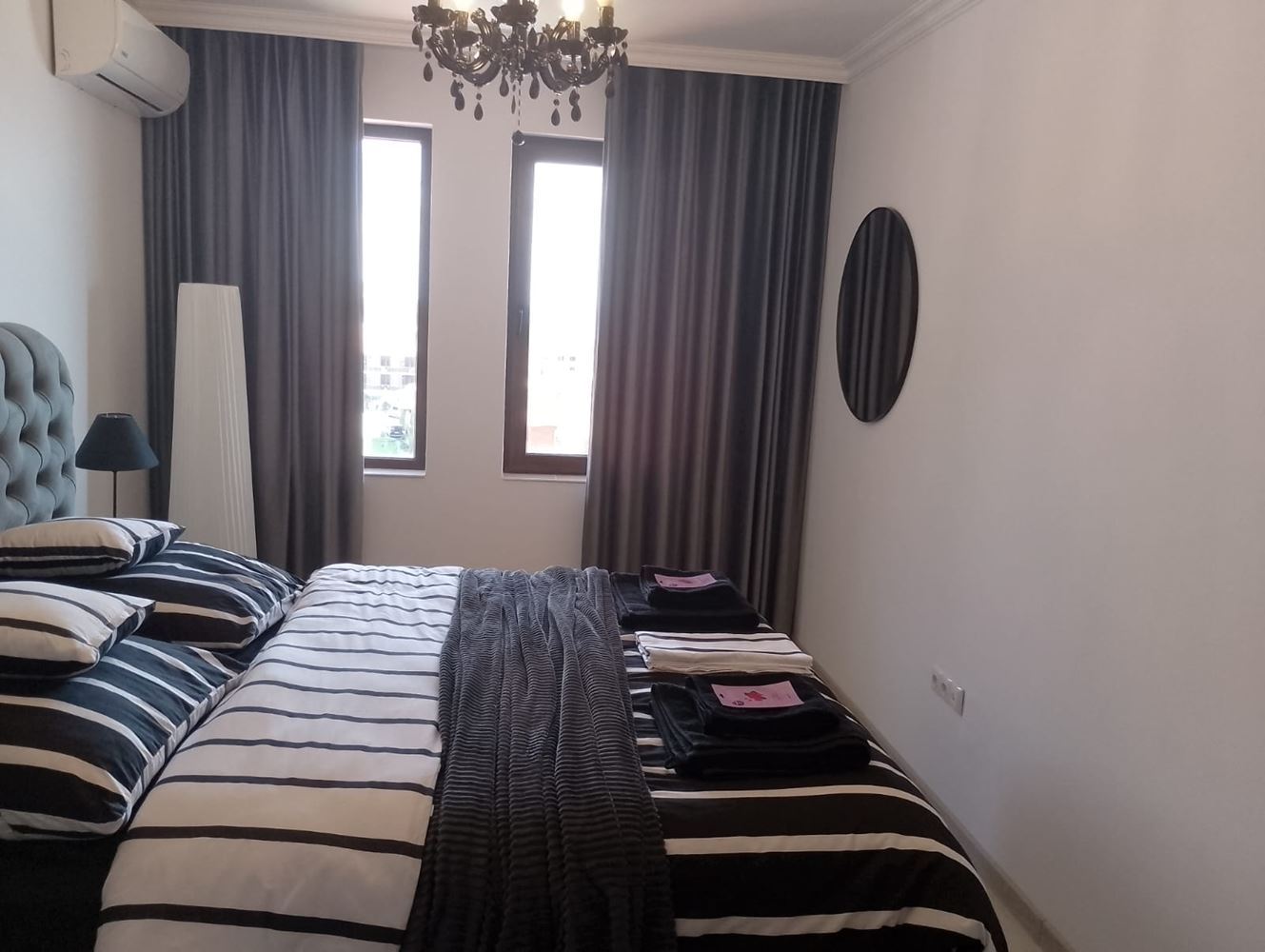 Luxusní třípokojový byt s panoramatickým výhledem na moře a hory v exkluzivním komplexu ve Sveti Vlasu