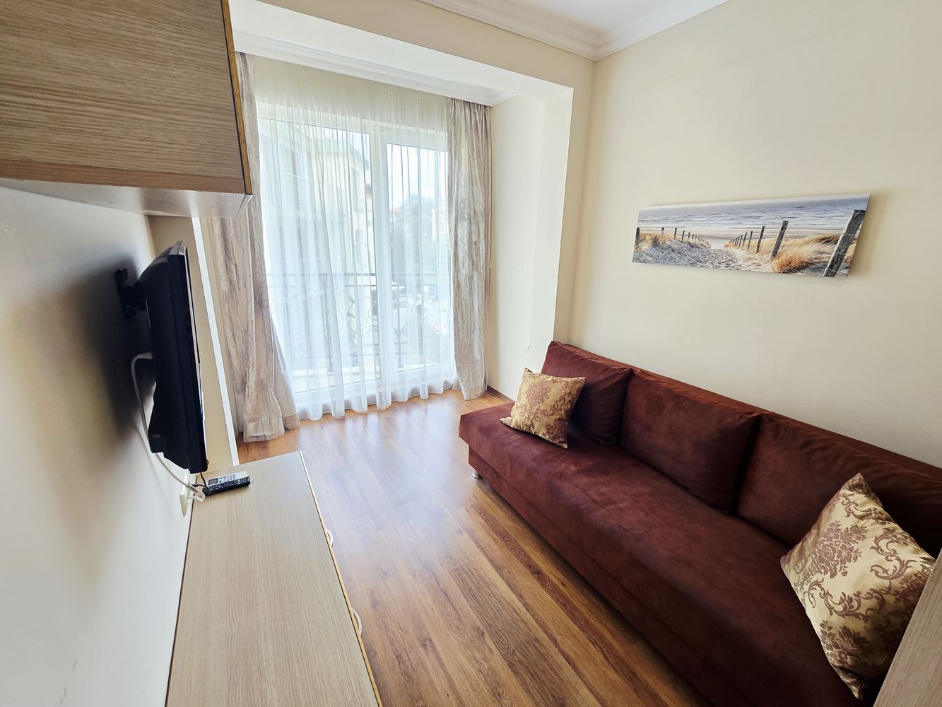 Moderní apartmán s jednou ložnicí v Slunečném pobřeží – nová rekonstrukce, skvělá investice a připravený k nastěhování
