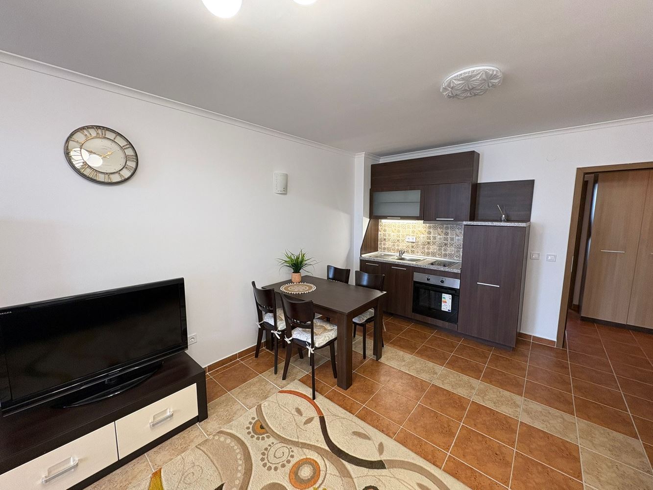 Panoramatický dvoupokojový apartmán na první linii moře v Pomorie s přímým výhledem na moře