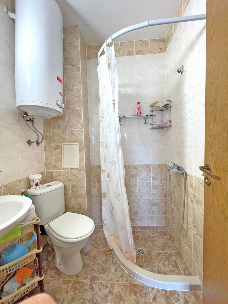 Útulný byt s jednou ložnicí v moderním komplexu u Slunečného pobřeží – komfort, klid a skvělé vybavení 