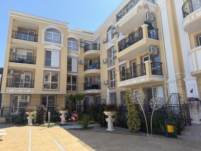 Nový apartmán s jednou ložnicí a prostorným balkonem v moderním komplexu v Ravdě