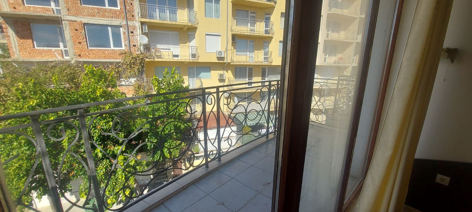 Mezonet s jedinečným panoramatickým výhledem na moře ve Sveti Vlas – bez poplatku za údržbu