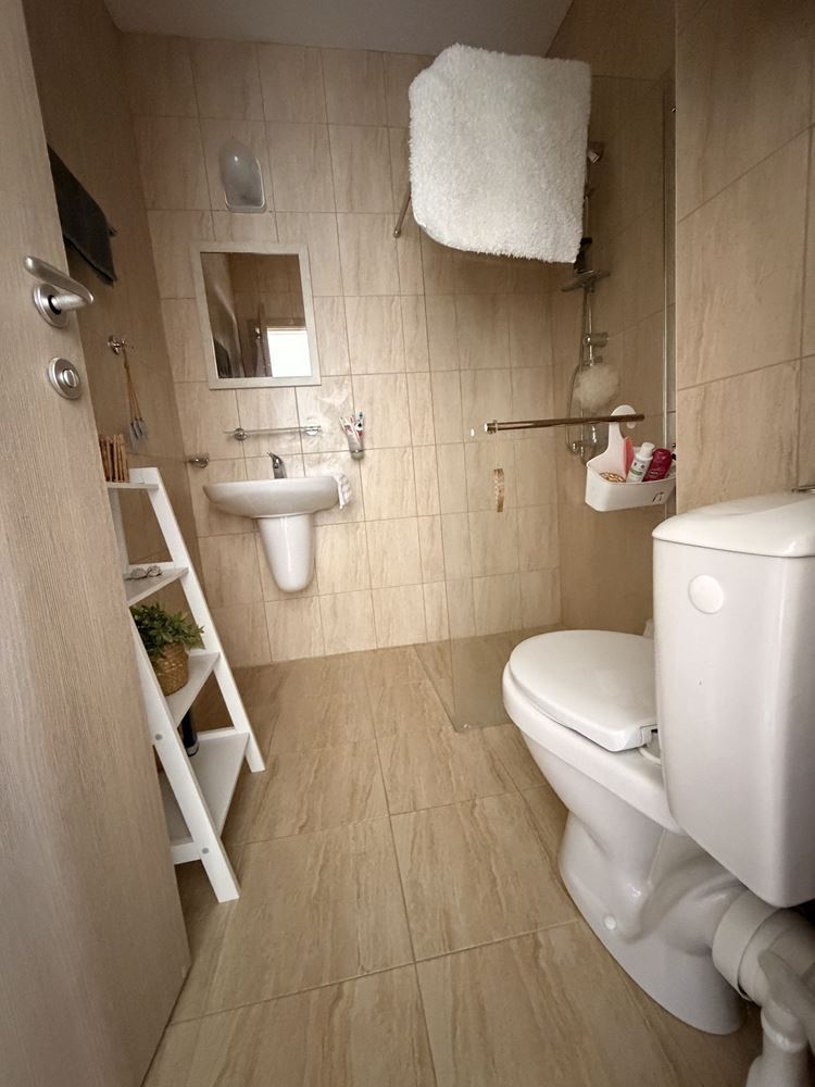 Byt se dvěma ložnicemi s panoramatickou terasou na okraji Sunny Beach – komfort, klid a styl