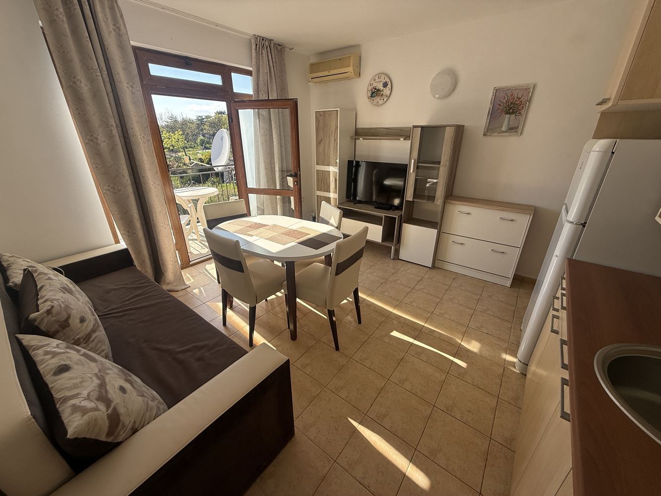 Dvoupokojový apartmán ve Svetém Vlasu – 300 m od moře, výborná infrastruktura a splátky do konce roku