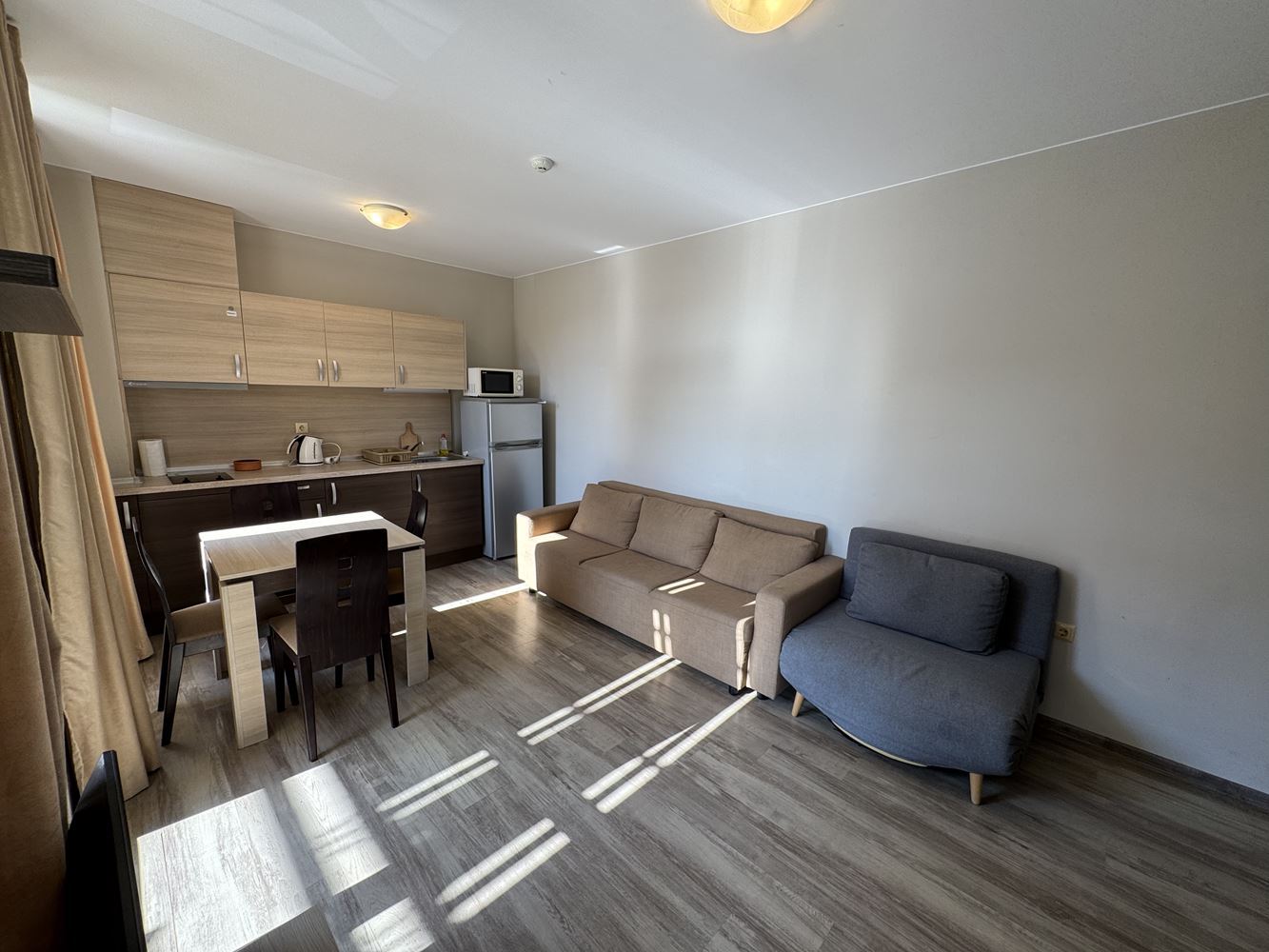 Apartmán s jednou ložnicí v moderním komplexu ve Sveti Vlas – útulná nemovitost připravená k nastěhování