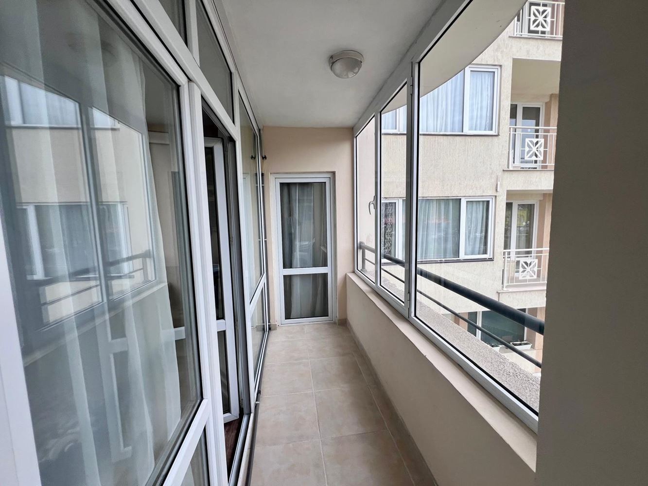 Dvoupokojový apartmán 300 metrů od moře na Slunečném pobřeží – skvělá investice s vysokým potenciálem