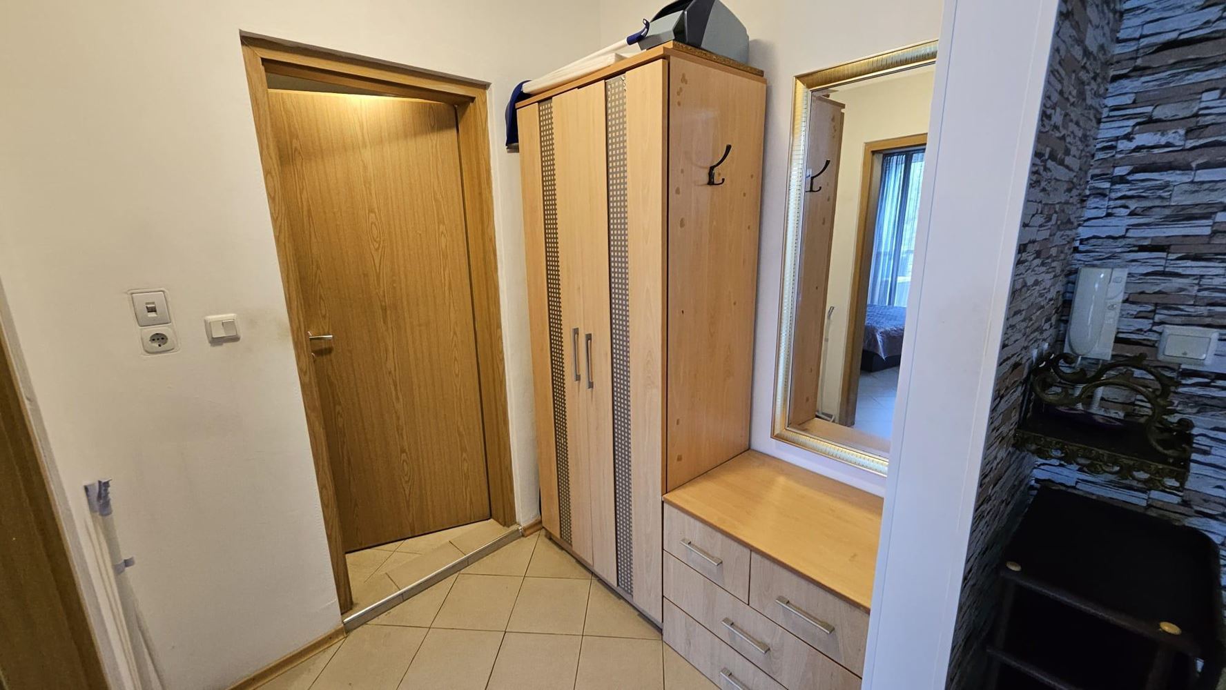 Byt s jednou ložnicí v komplexu na Slunečném pobřeží – komfort, SPA a skvělé zázemí