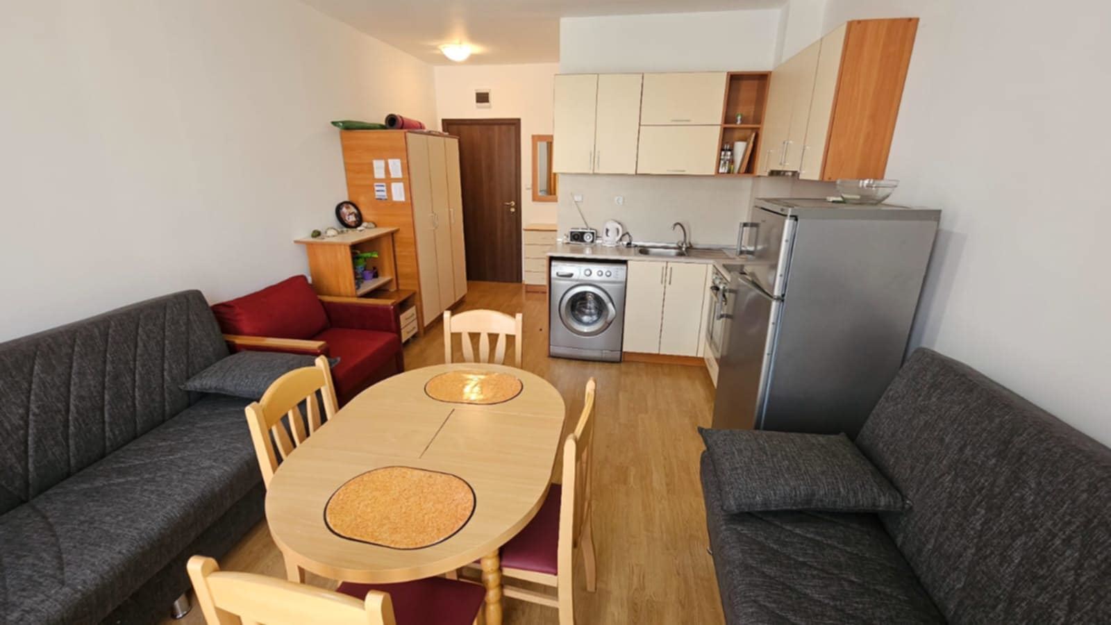 Kompaktní studio v oblasti Slunečného pobřeží – výborná infrastruktura, běžný elektrický tarif a skvělá investice