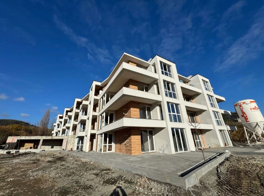 Prostorné studio s výhledem na moře v Sveti Vlas – připravené k dokončení podle vašich představ