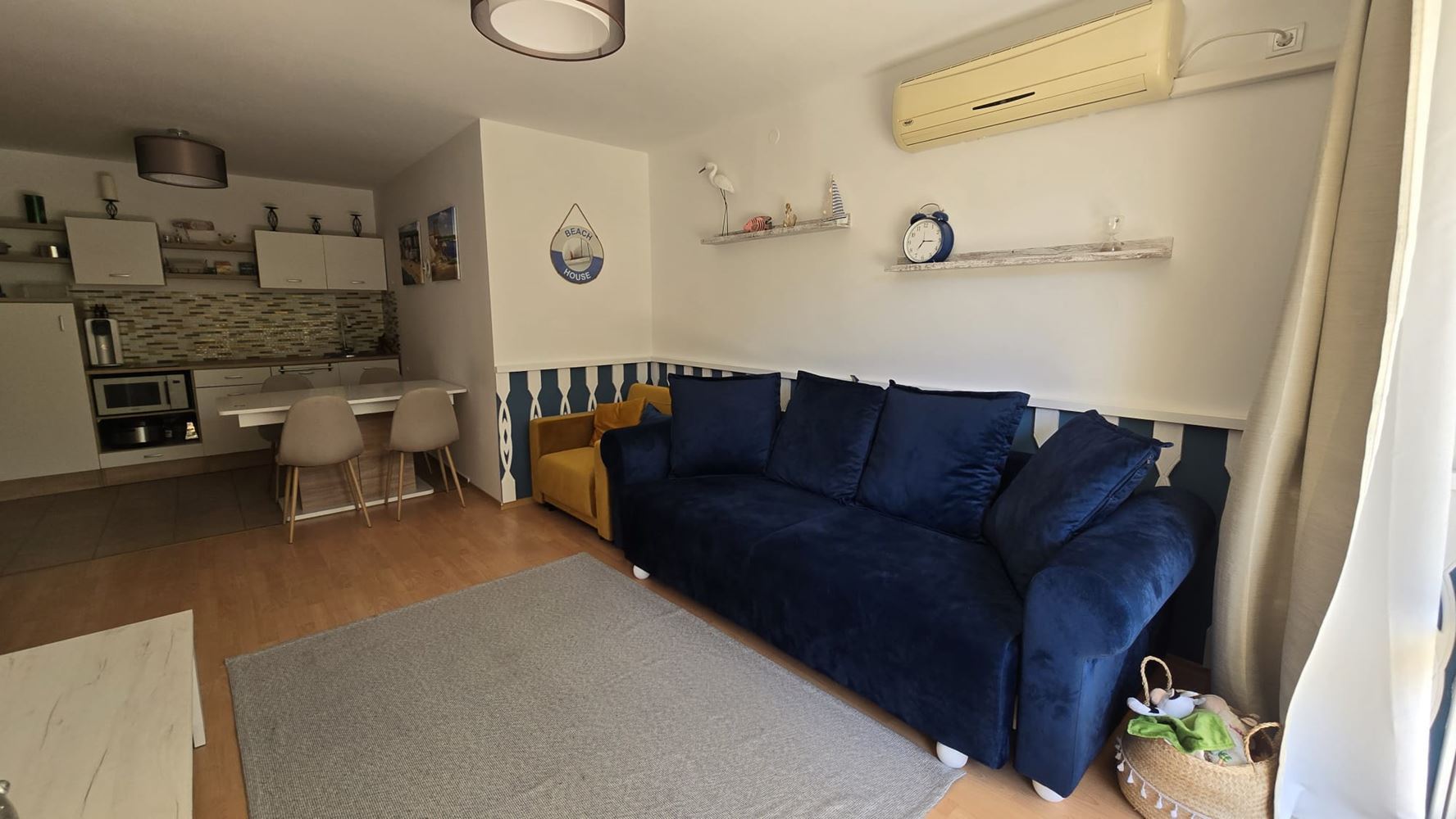 Stylový apartmán s jednou ložnicí v elitním komplexu ve Sveti Vlas – komfort, klid a celoroční pohodlí