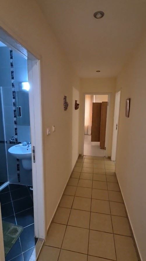 Prostorný byt se dvěma ložnicemi ve Slunečném pobřeží – plně zařízený, výborná lokalita a připravený na výnosnou investici