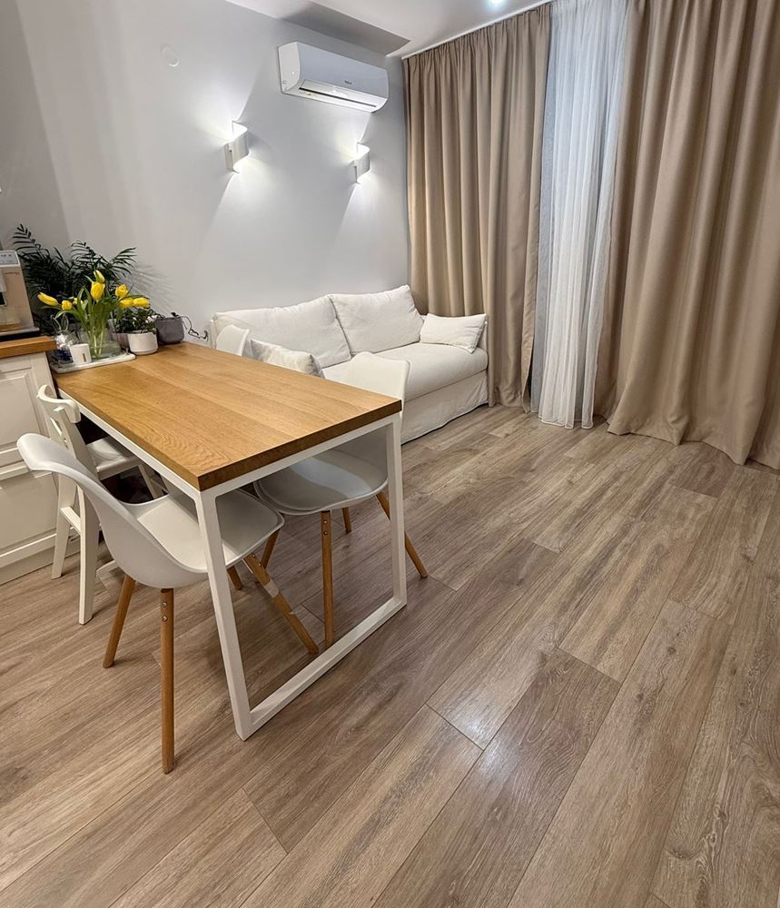 Dvoupokojový apartmán 100 m od moře ve Sveti Vlas – vysoká kvalita života, klid a vynikající lokalita