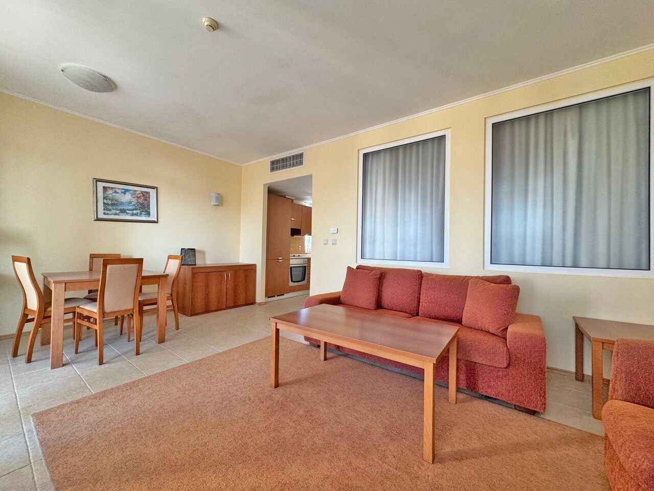 Exkluzivní apartmán s jednou ložnicí v první linii u moře v Pomorie – luxus, prestiž a investice s okamžitou návratností