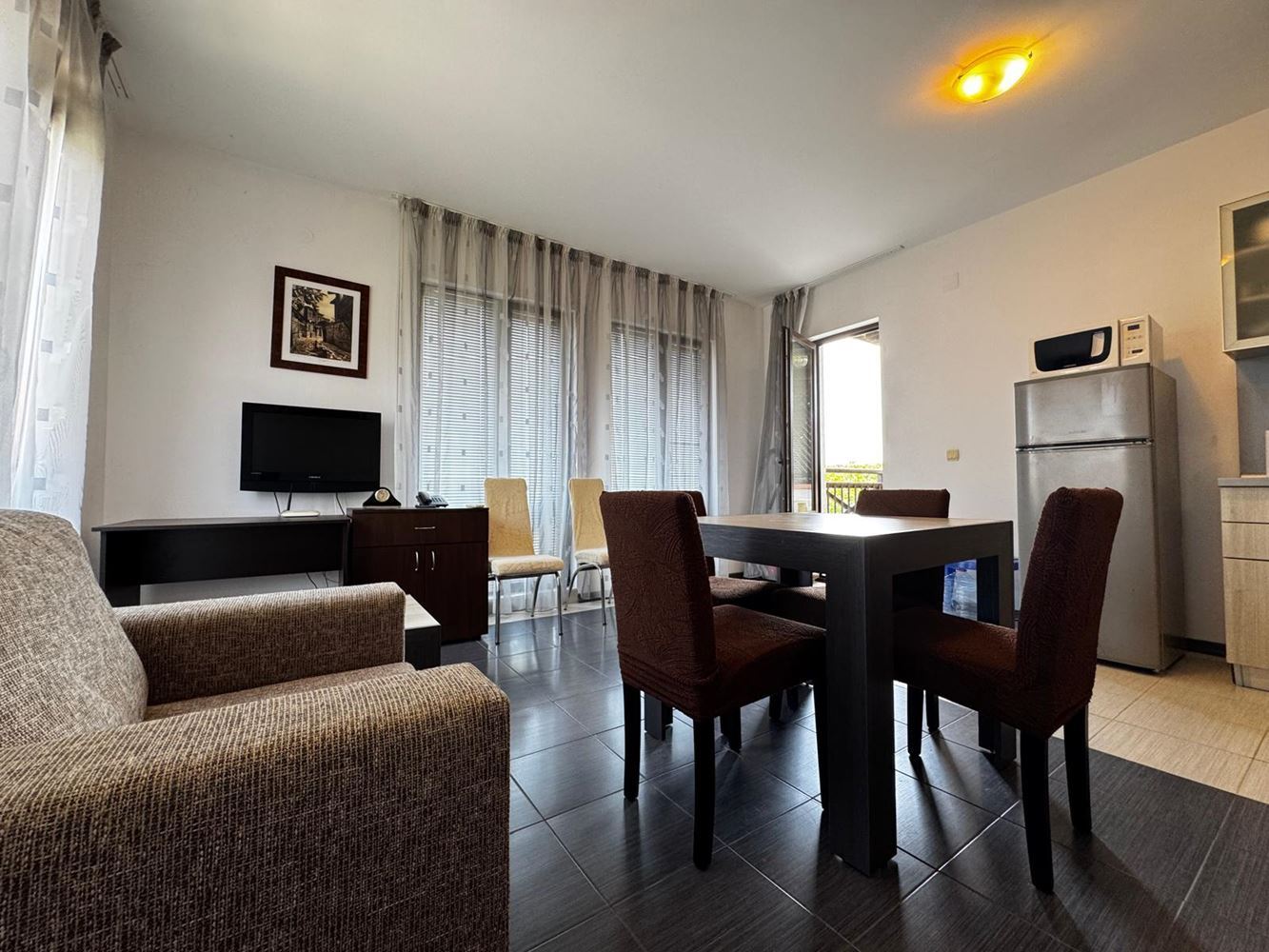 Apartmán s výhledem na moře v Černomorci – komfort, luxusní komplex a dokonalá prázdninová atmosféra