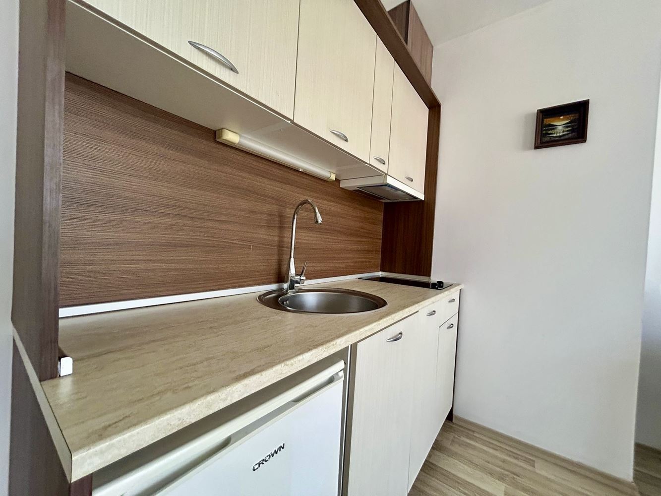 Útulný apartmán s jednou ložnicí na Slunečném pobřeží – ideální nemovitost pro bydlení, dovolenou i bezpečnou investici