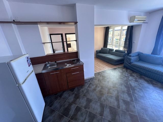 Život v první linii – prostorný byt se třemi ložnicemi s čelním výhledem na moře v Pomorie