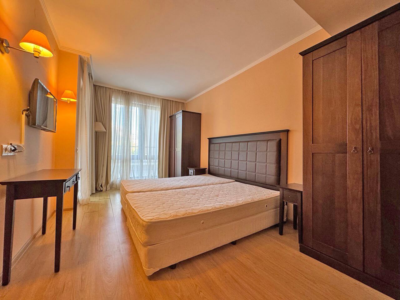 Exkluzivní apartmán s jednou ložnicí v pětihvězdičkovém komplexu 100 m od moře v Slunečném pobřeží