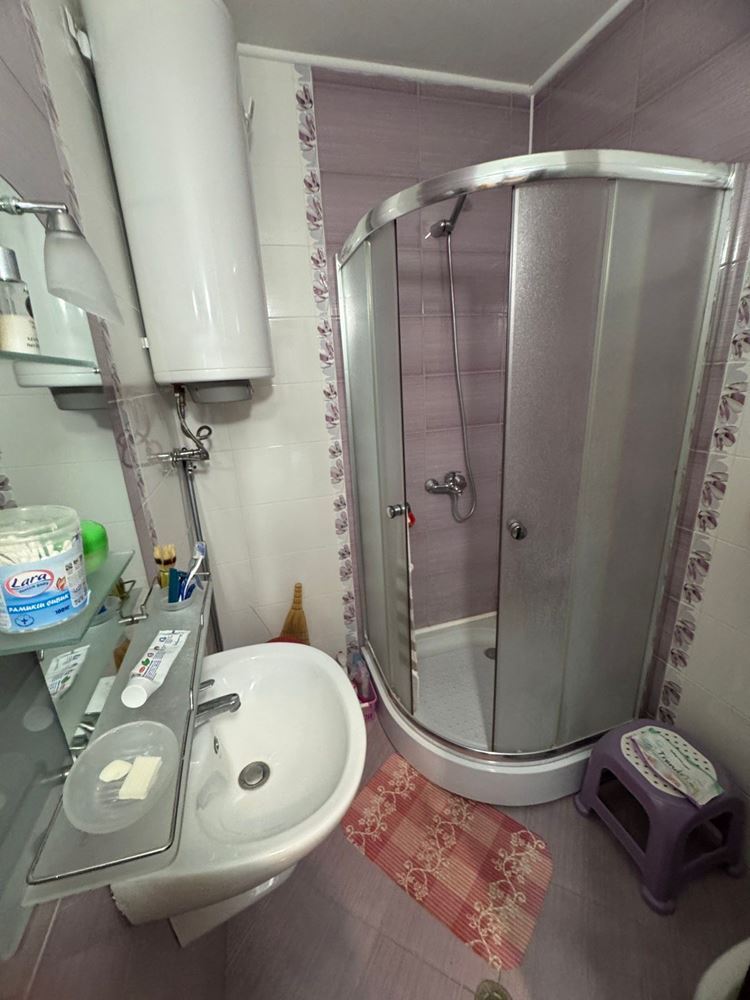 2pokojový apartmán 200 m od moře v Pomorie – komfort, lokalita a funkčnost