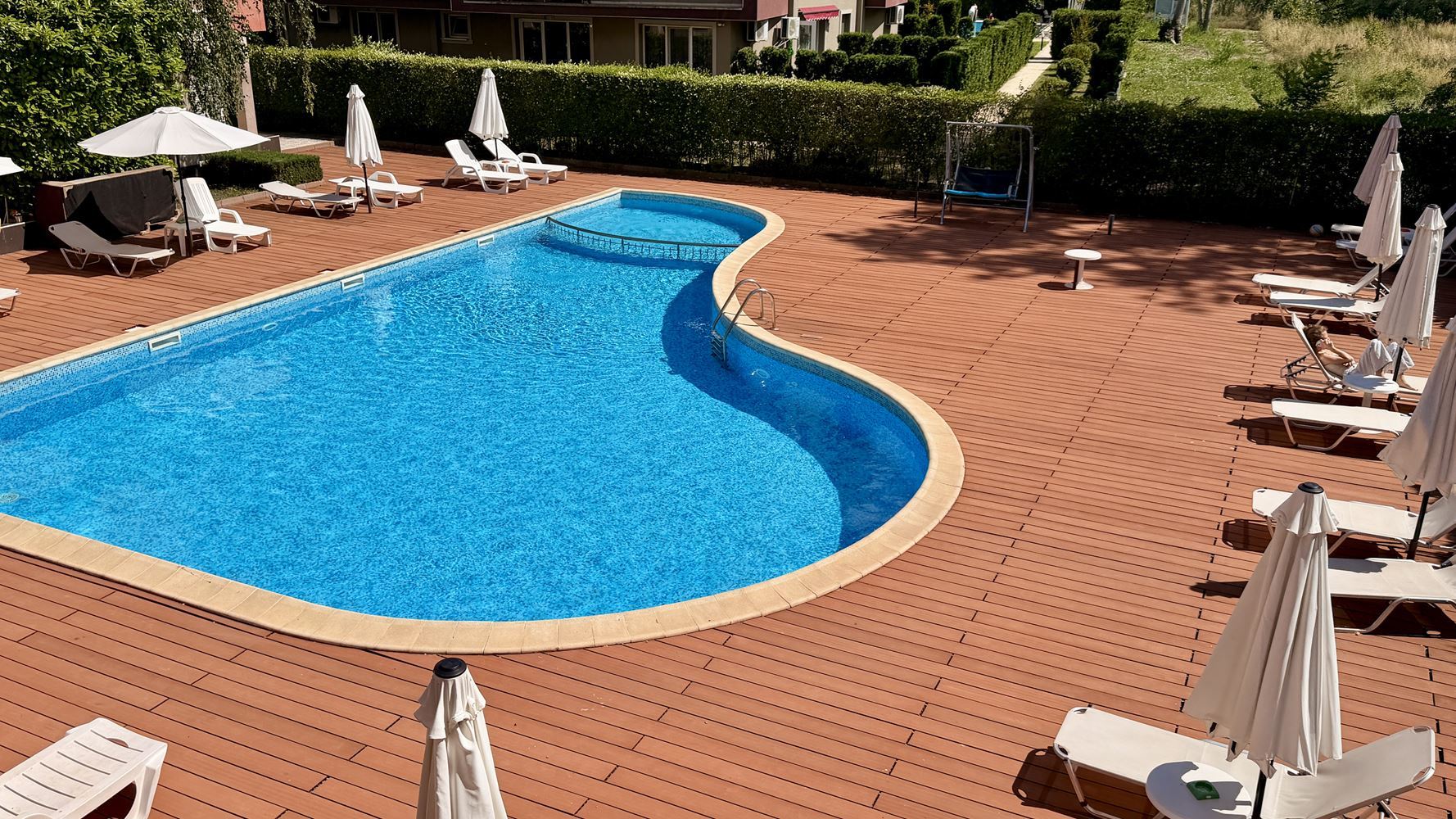 Slunečné pobřeží: apartmán s jednou ložnicí 300 metrů od pláže – komfort, kvalita a skvělá investice
