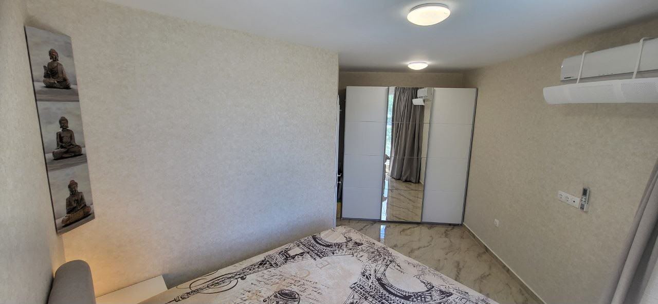 Apartmán se dvěma ložnicemi a velkou panoramatickou terasou ve stylovém komplexu v Sunny Beach