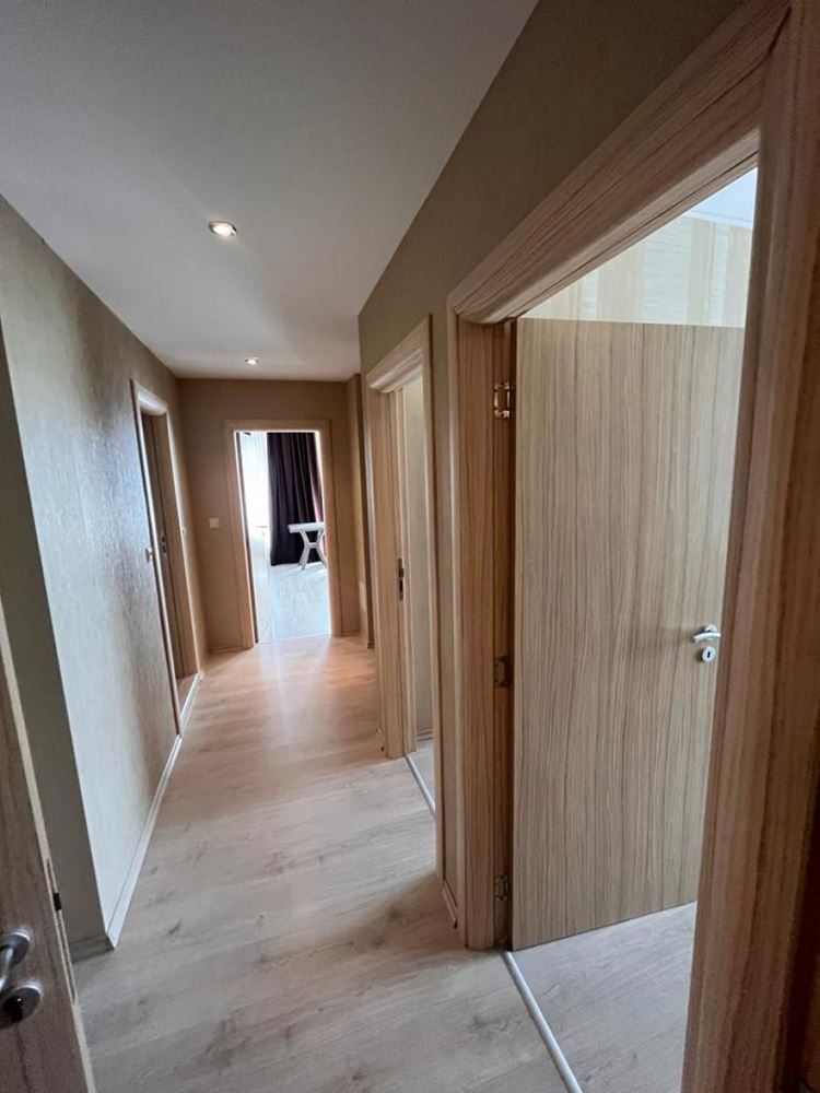 Prostorný byt se dvěma ložnicemi s prvotřídními vybaveními na Slunečném pobřeží